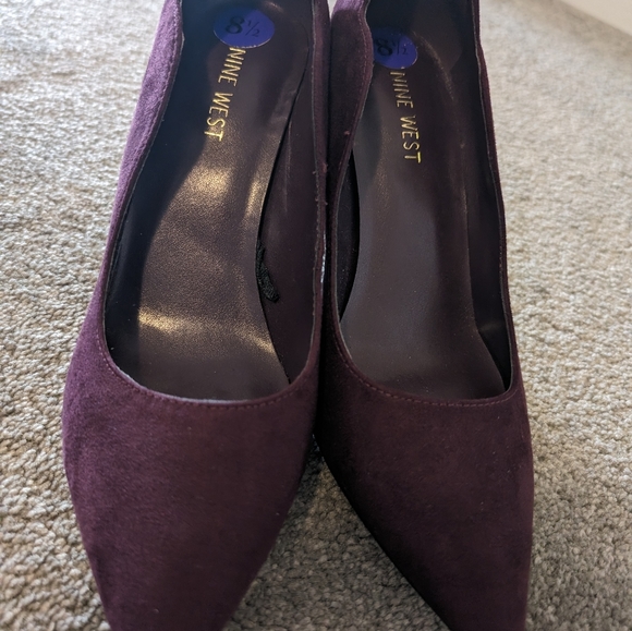 Nine West Velvet high heels size 8 1/2 - Picture 1 of 4
